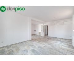 CASA CON PISCINA Y PARCELA EN JUN