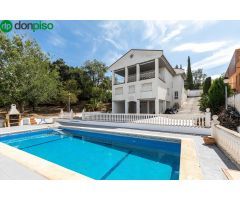 Espectacular chalet en Monachil con piscina y vistas a la ciudad