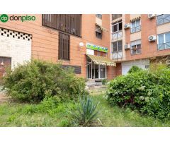 ¡Oportunidad! Se vende local con negocio de heladería en pleno funcionamiento. Parque Nueva Granada