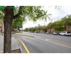 ¡Oportunidad! Se vende local con negocio de heladería en pleno funcionamiento. Parque Nueva Granada