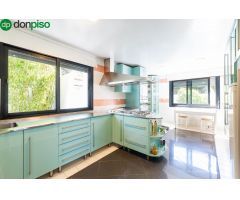 Exclusiva vivienda en El Serrallo con jardín, apartamento independiente y espectaculares vistas