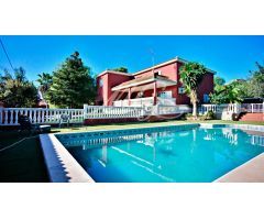 ¡GRAN CHALET INDEPENDIENTE SALE A LA VENTA!