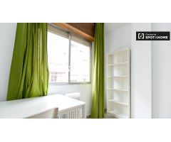 Habitación equipada con calefacción en piso compartido, Ronda