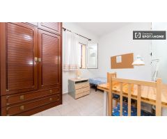 Gran habitación con armario independiente en el apartamento de 4 dormitorios, Argüelles