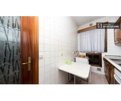Gran habitación con armario independiente en el apartamento de 4 dormitorios, Argüelles
