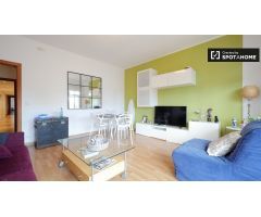 Moderno apartamento de 3 dormitorios con balcones en alquiler en Sant Martí