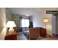 Elegante apartamento de 2 dormitorios en alquiler cerca del Park Güell en Gracia, aparcamiento dispo