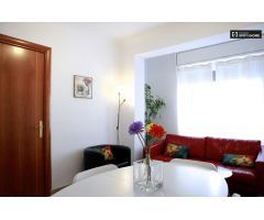 Encantador piso de 3 habitaciones con balcón y aire acondicionado en alquiler en Sant Antoni. cerca 
