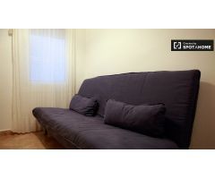 Encantador piso de 3 habitaciones con balcón y aire acondicionado en alquiler en Sant Antoni. cerca 