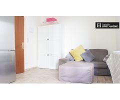 Acogedor apartamento de 1 dormitorio con aire acondicionado en alquiler en Centro