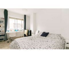 Habitación con cama doble en alquiler en apartamento de 5 dormitorios en Ronda