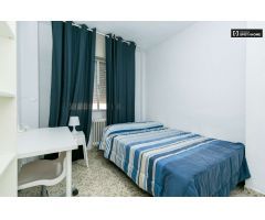 Acogedora habitación en alquiler en un apartamento de 5 dormitorios en Ronda