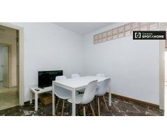 Acogedora habitación en alquiler en un apartamento de 5 dormitorios en Ronda