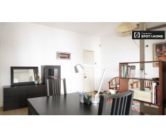 Se alquila habitación en apartamento de 3 dormitorios en Barcelona