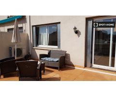 Apartamento de 3 dormitorios en alquiler cerca de Mercat del Ninot en LEsquerra de lEixample