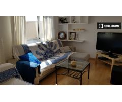 Apartamento de 3 dormitorios en alquiler cerca de Mercat del Ninot en LEsquerra de lEixample
