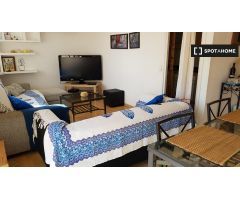 Apartamento de 3 dormitorios en alquiler cerca de Mercat del Ninot en LEsquerra de lEixample