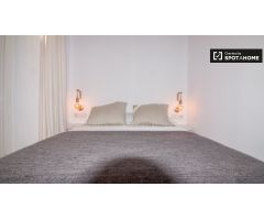 Elegante habitación en alquiler en apartamento de 6 dormitorios en Centro, Madrid