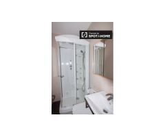Elegante habitación en alquiler en apartamento de 6 dormitorios en Centro, Madrid