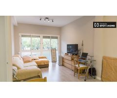 Se alquila habitación luminosa en apartamento de 2 dormitorios, Sant Martí