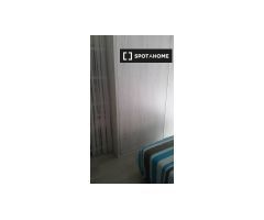 Se alquila habitación luminosa en apartamento de 2 dormitorios, Sant Martí