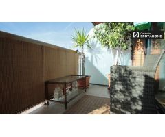 Se alquila habitación en luminoso apartamento de 2 dormitorios en Vila Olímpica