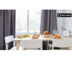 Habitación en alquiler en el apartamento de 3 habitaciones L’Hospitalet, Barcelona
