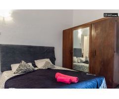 Habitación amueblada, apartamento de 3 dormitorios, La Dreta de lEixample.