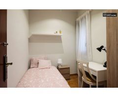 Acogedora habitación en alquiler en el apartamento de 3 dormitorios en La Dreta de lEixample