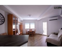 Apartamento de 3 dormitorios en alquiler en Patraix