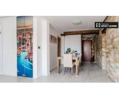 Luminoso apartamento de 1 dormitorio en alquiler cerca de Platja del Cabanyal en Algirós