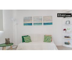 Luminoso apartamento de 1 dormitorio en alquiler cerca de Platja del Cabanyal en Algirós