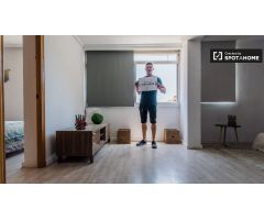 Luminoso apartamento de 1 dormitorio en alquiler cerca de Platja del Cabanyal en Algirós