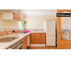 Luminoso apartamento de 1 dormitorio en alquiler cerca de Platja del Cabanyal en Algirós
