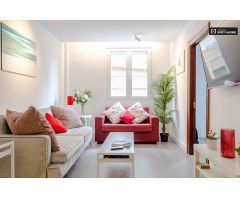 Elegante apartamento de 3 dormitorios en alquiler en Ciutat Vella
