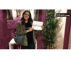 Encantadora habitación en apartamento de 5 dormitorios en Alcalá de Henares