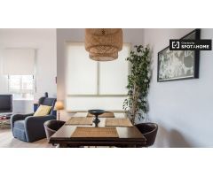 Soleado apartamento de 3 dormitorios con hermosa terraza en alquiler cerca del metro en Patraix