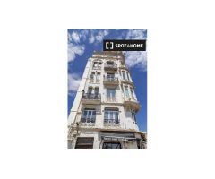 Moderno apartamento de 3 dormitorios en alquiler cerca del mar en Poblats Marítims