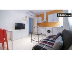 Pequeño apartamento de 1 dormitorio en alquiler cerca del mercado de Russafa en lEixample
