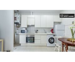 Luminoso estudio en alquiler en Ciutat Vella