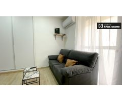 Moderno apartamento de 3 dormitorios en alquiler cerca de la playa en Poblats Marítims