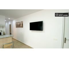 Moderno apartamento de 3 dormitorios en alquiler cerca de la playa en Poblats Marítims