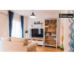 Elegante apartamento de 2 dormitorios con terraza en alquiler en En Corts