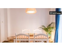 Elegante apartamento de 2 dormitorios con terraza en alquiler en En Corts
