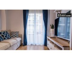Elegante apartamento de 2 dormitorios con terraza en alquiler en En Corts