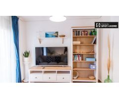 Elegante apartamento de 2 dormitorios con terraza en alquiler en En Corts