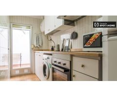 Elegante apartamento de 2 dormitorios con terraza en alquiler en En Corts