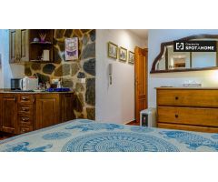 Estudio peculiar en alquiler en Ciutat Vella