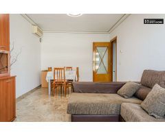 Elegante apartamento de 2 dormitorios en alquiler en Quatre Carreres