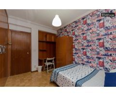 Moderna habitación en alquiler en apartamento de 6 dormitorios, Alcalá de Henares